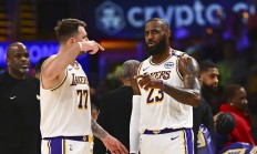 九游娱乐官方网站-包含湖人B队鏖战奇才，利拉德三分雨点燃全场的词条