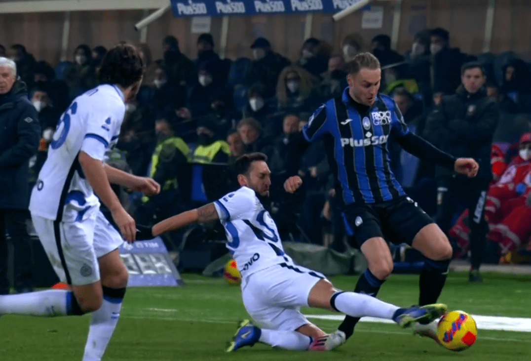 包含里昂战平对手,积分榜持续攀升的词条 包含里昂战平对手,积分榜持续攀升的词条