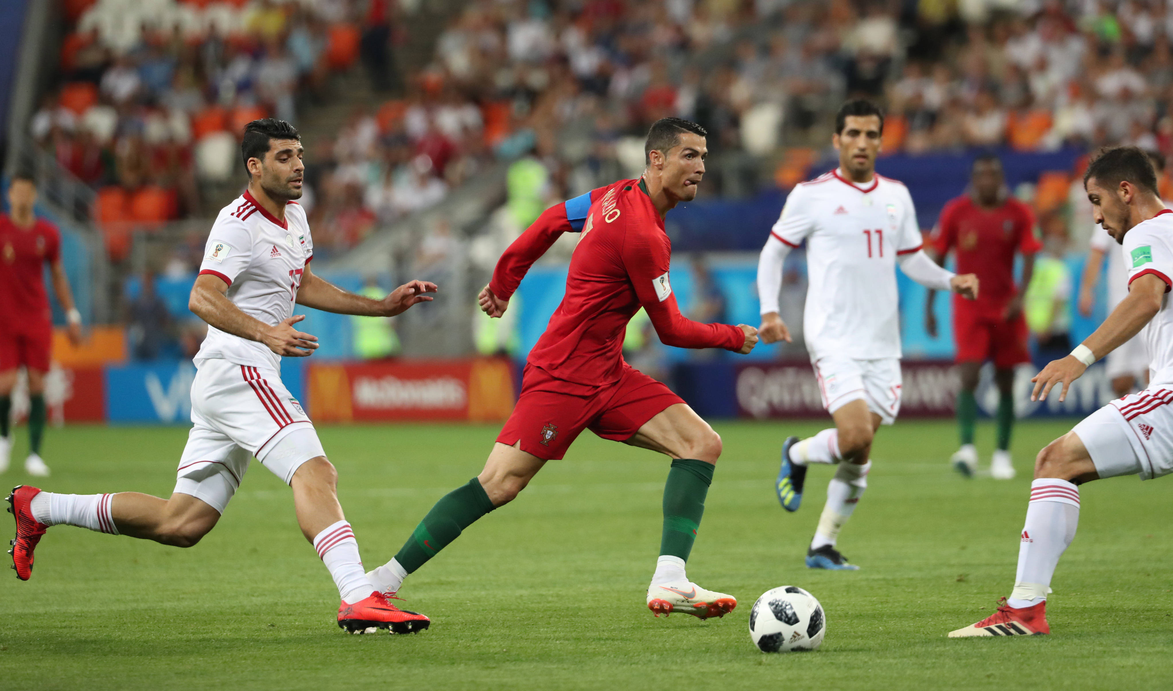 捷克与葡萄牙交手,角逐足球巅峰 捷克与葡萄牙交手,角逐足球巅峰