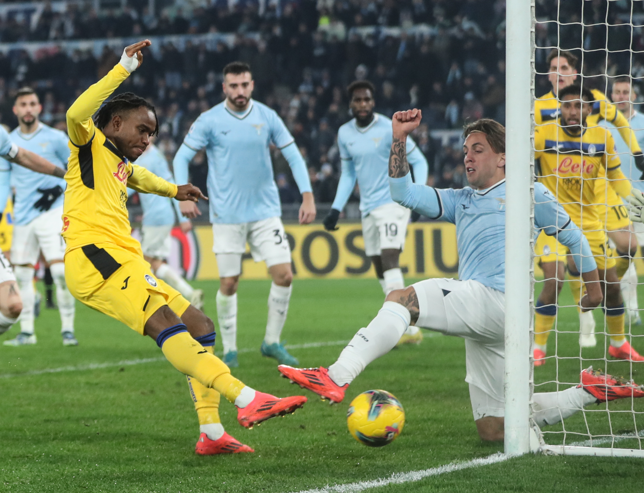 亚特兰大发挥出色，球队冲刺欧冠席位的简单介绍