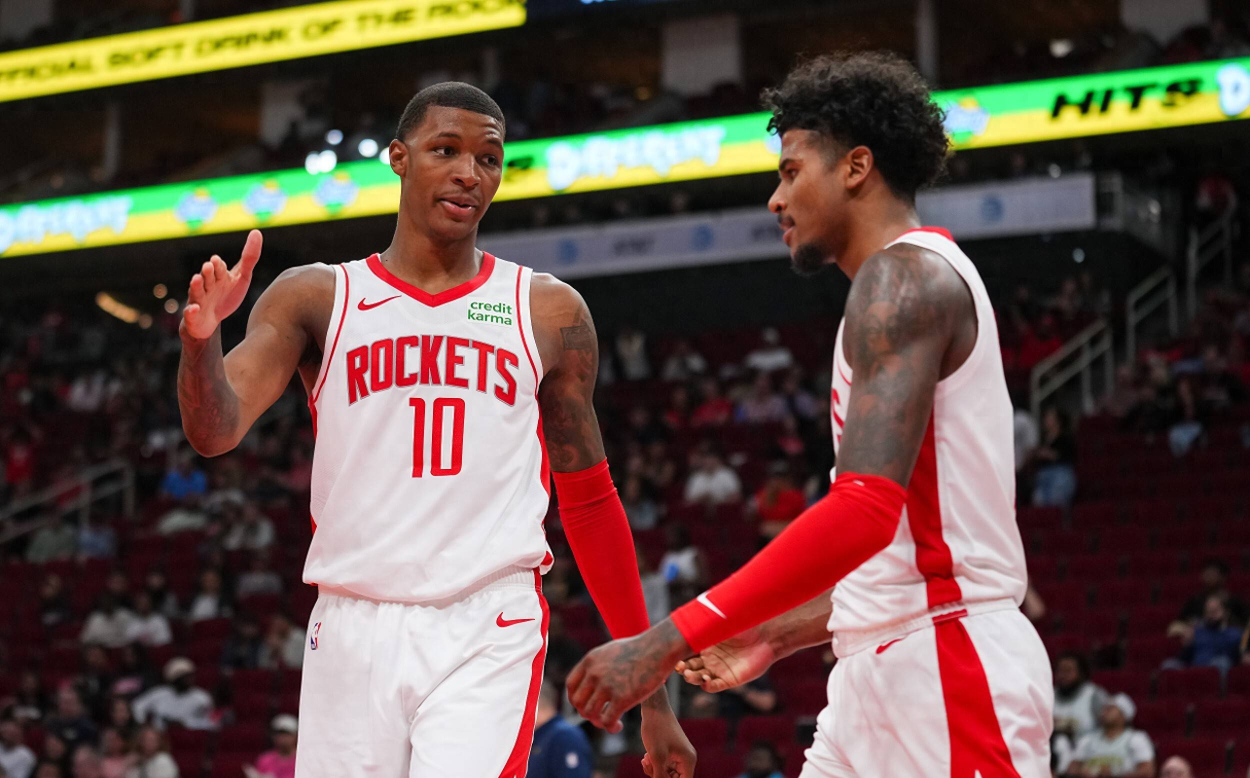 猛龙后卫接连得分,率队取胜 猛龙后卫接连得分,率队取胜