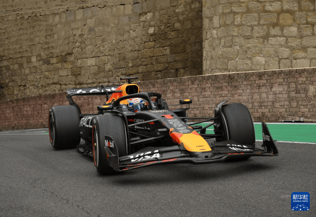 红牛车队险胜红牛二队，维斯塔潘统治全场的简单介绍