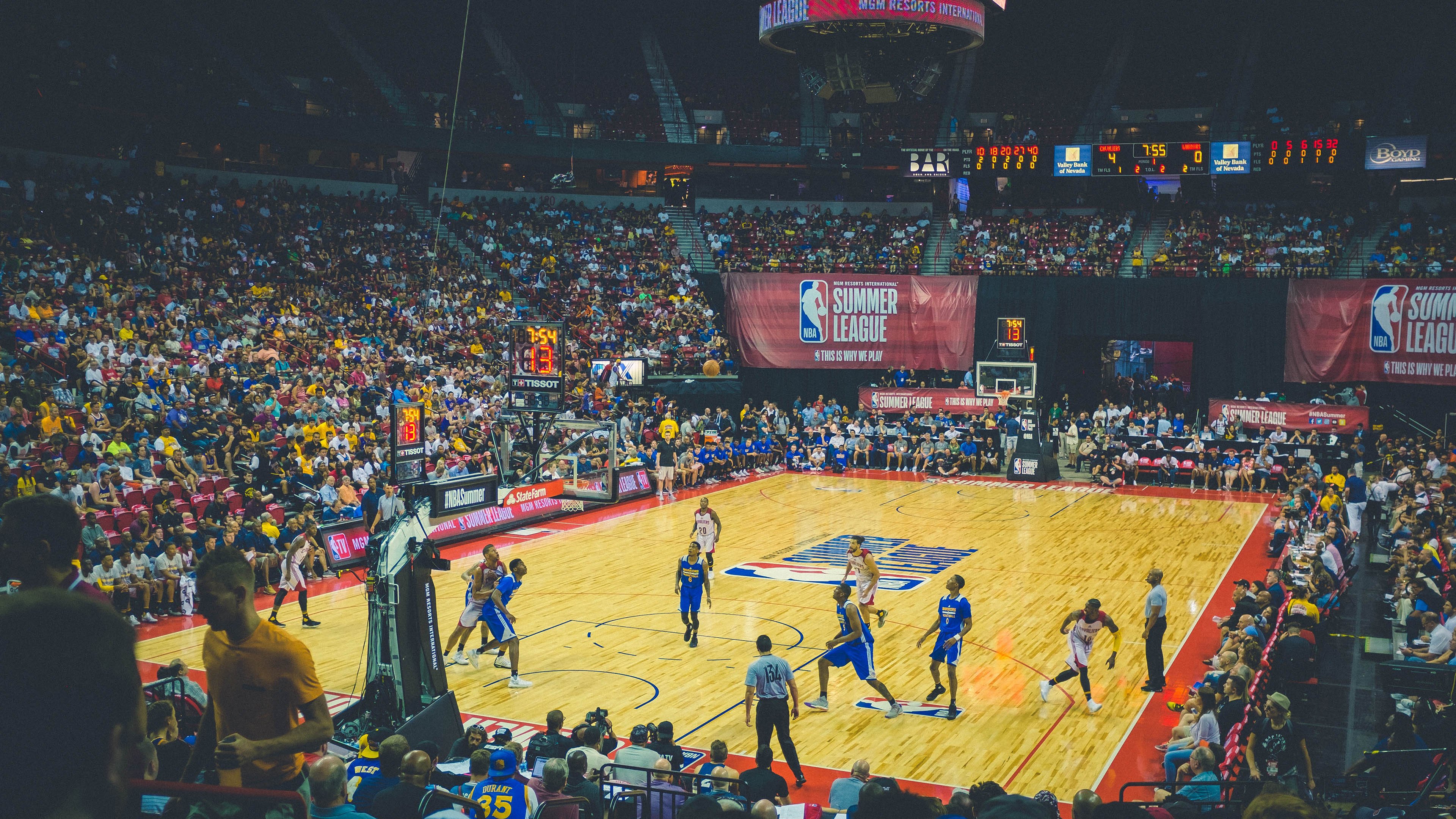 双城记,安菲尔德的绝杀与圣西罗的加冕—当命运在最后一刻改写