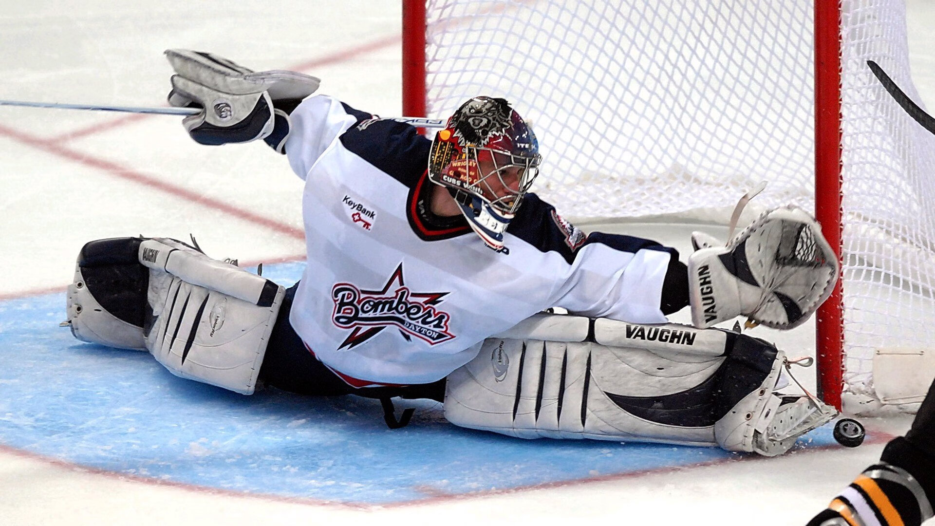 赛道上的双重奏鸣，迈凯伦碾压红牛二队，维斯塔潘率队登顶